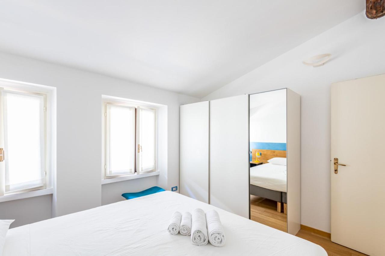 Easylife - Romantico Appartamento Sulla Darsena ミラノ エクステリア 写真